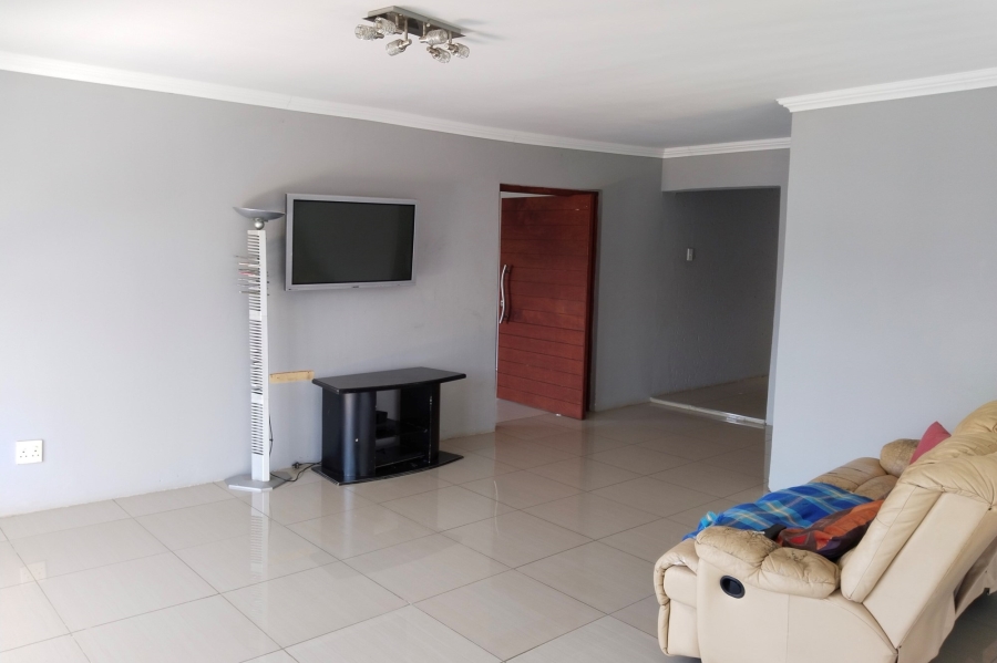 5 Bedroom Property for Sale in Birdwood Estate North West